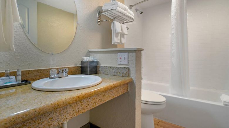 <b>Inn on Destin Harbor, Ascend Collection Room</b>. Images powered by <a href="https://iceportal.shijigroup.com/" title="IcePortal" target="_blank">IcePortal</a>.