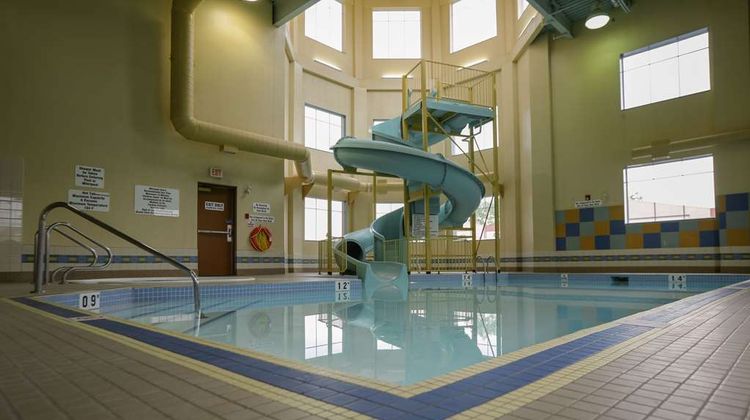 Glenmore Inn & Convention Centre Pool