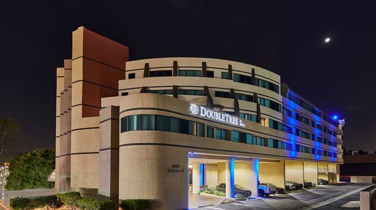 DoubleTree by Hilton Fullerton Exterior
