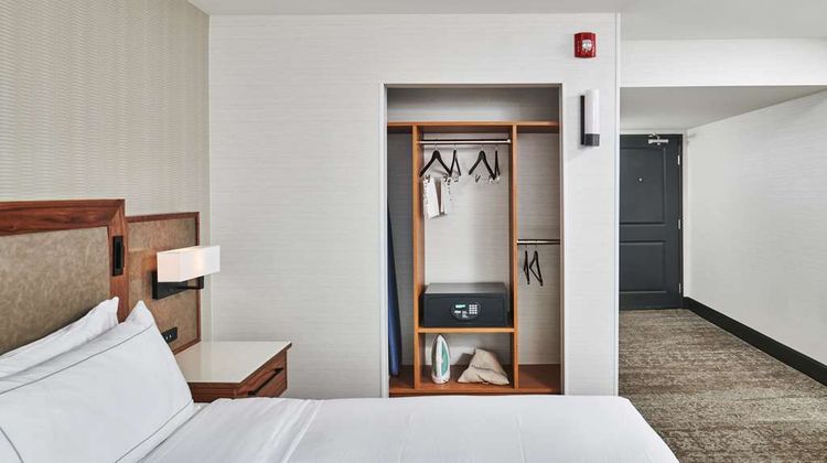 DoubleTree by Hilton Fullerton Room