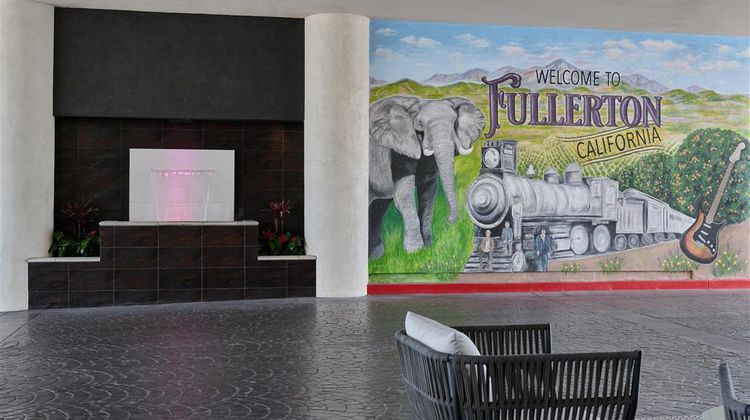 DoubleTree by Hilton Fullerton Lobby