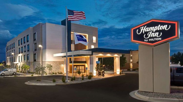 Hampton Inn Santa Fe South Exterior