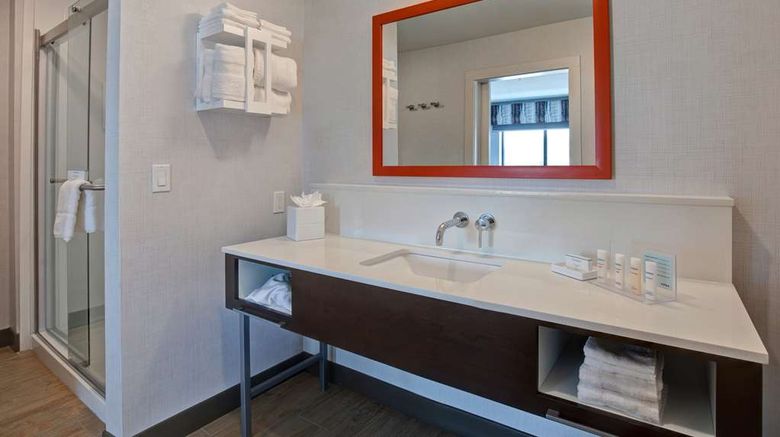 <b>Hampton Inn Santa Fe South Room</b>. Images powered by <a href="https://iceportal.shijigroup.com/" title="IcePortal" target="_blank">IcePortal</a>.