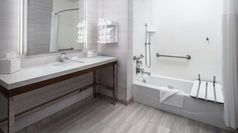 <b>Hampton Inn & Suites El Cajon San Diego Room</b>. Images powered by <a href="https://iceportal.shijigroup.com/" title="IcePortal" target="_blank">IcePortal</a>.