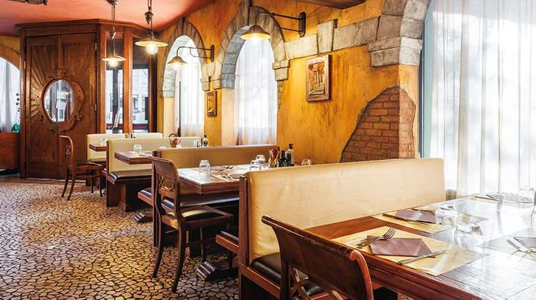 <b>Jr Hotels Amadeus Bologna Restaurant</b>. Images powered by <a href="https://iceportal.shijigroup.com/" title="IcePortal" target="_blank">IcePortal</a>.
