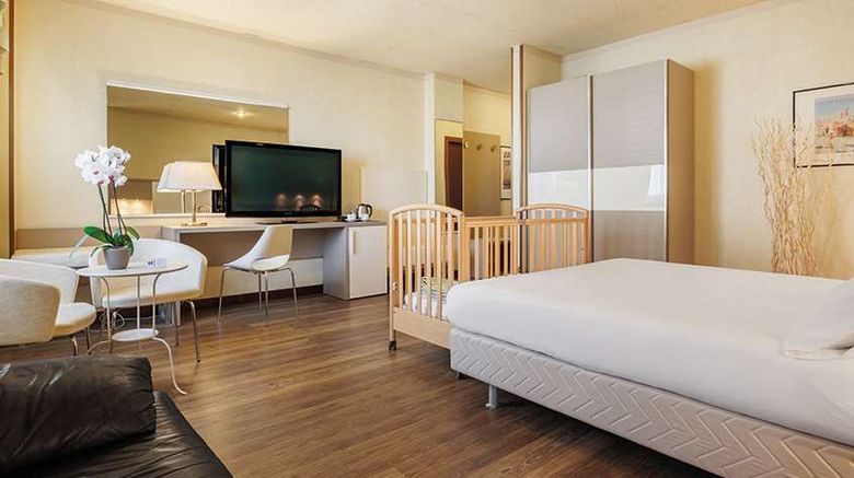 <b>Jr Hotels Amadeus Bologna Room</b>. Images powered by <a href="https://iceportal.shijigroup.com/" title="IcePortal" target="_blank">IcePortal</a>.