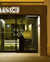 Glance Hotel