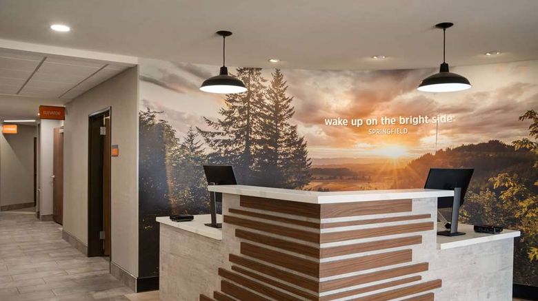 <b>La Quinta Inn & Suites by Wyndham Lobby</b>. Images powered by <a href="https://iceportal.shijigroup.com/" title="IcePortal" target="_blank">IcePortal</a>.