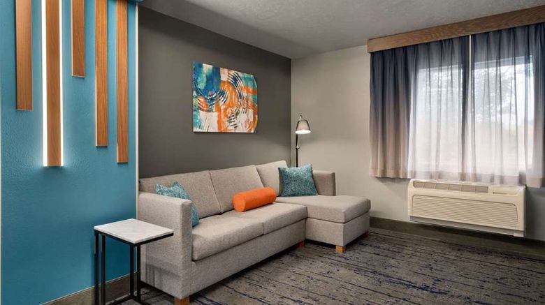 <b>La Quinta Inn & Suites by Wyndham Suite</b>. Images powered by <a href="https://iceportal.shijigroup.com/" title="IcePortal" target="_blank">IcePortal</a>.