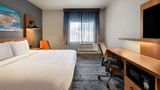 <b>La Quinta Inn & Suites by Wyndham Room</b>. Images powered by <a href="https://iceportal.shijigroup.com/" title="IcePortal" target="_blank">IcePortal</a>.
