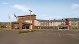 <b>La Quinta Inn & Suites by Wyndham Exterior</b>. Images powered by <a href="https://iceportal.shijigroup.com/" title="IcePortal" target="_blank">IcePortal</a>.