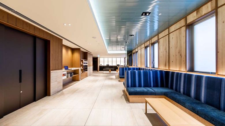 <b>Hotel Gracery Osaka Namba Lobby</b>. Images powered by <a href="https://iceportal.shijigroup.com/" title="IcePortal" target="_blank">IcePortal</a>.