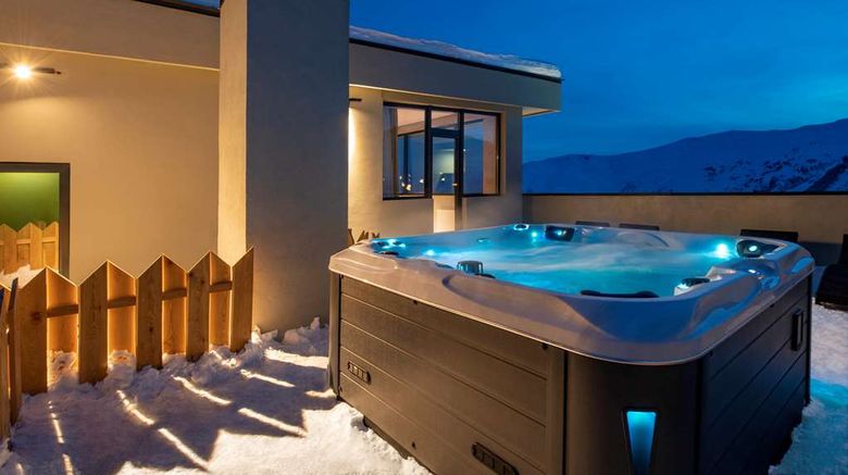 <b>Best Western Gudauri Pool</b>. Images powered by <a href="https://iceportal.shijigroup.com/" title="IcePortal" target="_blank">IcePortal</a>.