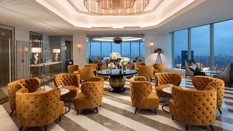 <b>The Lixury Hotel Lobby</b>. Images powered by <a href="https://iceportal.shijigroup.com/" title="IcePortal" target="_blank">IcePortal</a>.