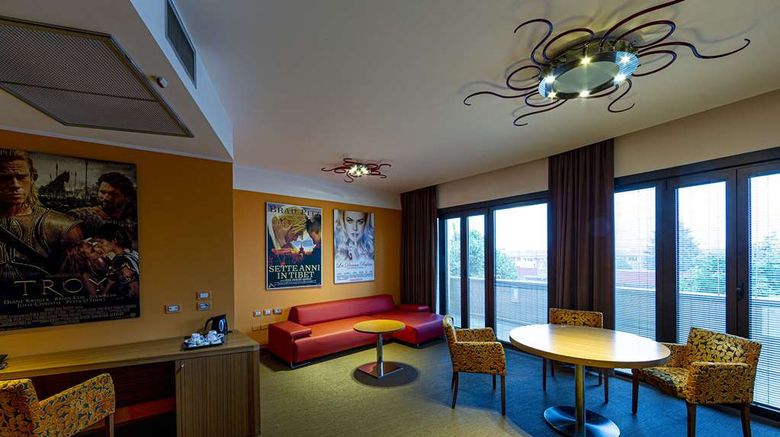 <b>Hotel La' Di Moret Suite</b>. Images powered by <a href="https://iceportal.shijigroup.com/" title="IcePortal" target="_blank">IcePortal</a>.