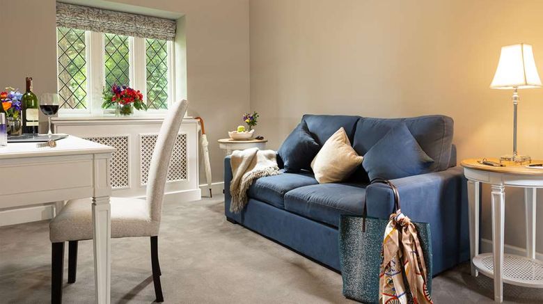 <b>Kilkea Castle Hotel & Lodges Suite</b>. Images powered by <a href="https://iceportal.shijigroup.com/" title="IcePortal" target="_blank">IcePortal</a>.