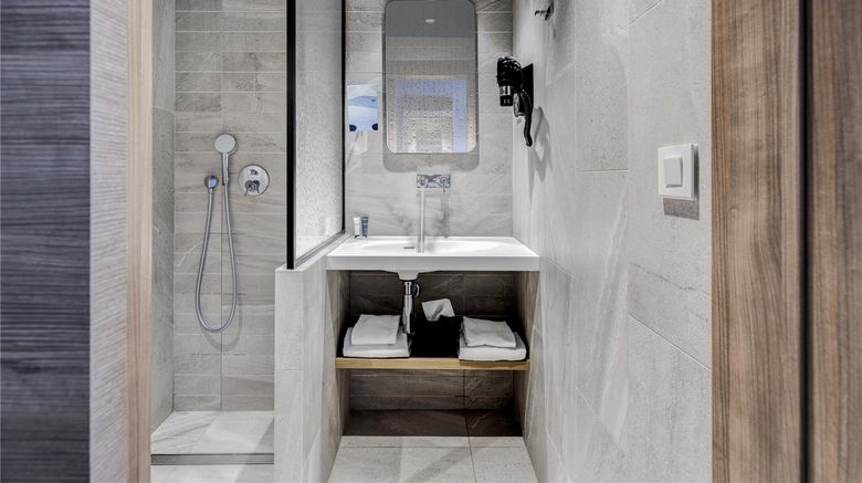 <b>Kyriad Lyon Ouest Suite</b>. Images powered by <a href="https://iceportal.shijigroup.com/" title="IcePortal" target="_blank">IcePortal</a>.