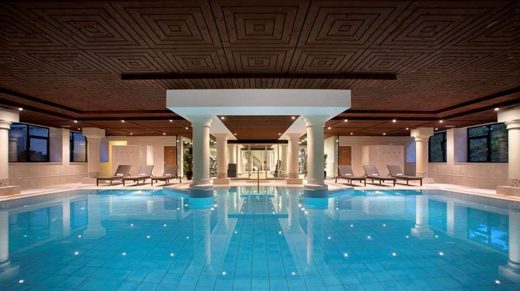 DoubleTree by Hilton Royal Parc Pool
