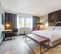 Radisson RED Hotel London Heathrow Room