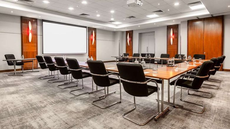 <b>Radisson RED Hotel London Heathrow Meeting</b>. Images powered by <a href="https://iceportal.shijigroup.com/" title="IcePortal" target="_blank">IcePortal</a>.