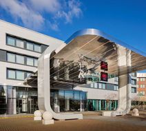 Radisson Hotel & Conf Centre London Exterior