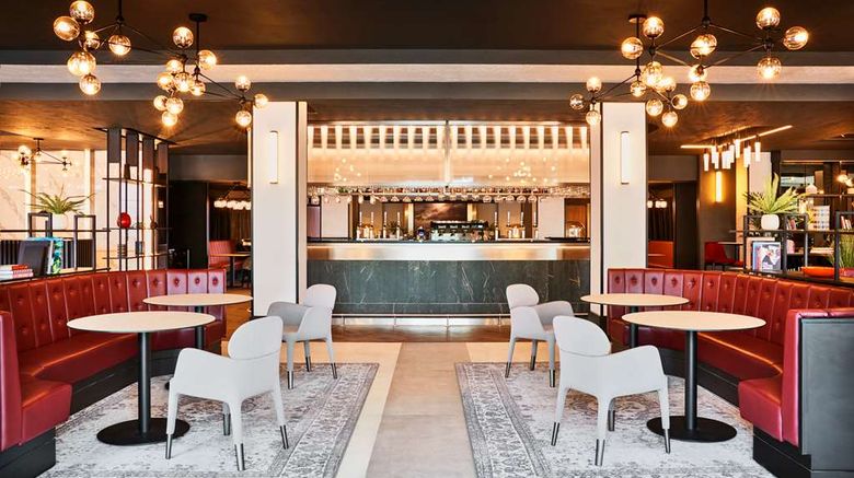 <b>Radisson Hotel & Conf Centre London Restaurant</b>. Images powered by <a href="https://iceportal.shijigroup.com/" title="IcePortal" target="_blank">IcePortal</a>.