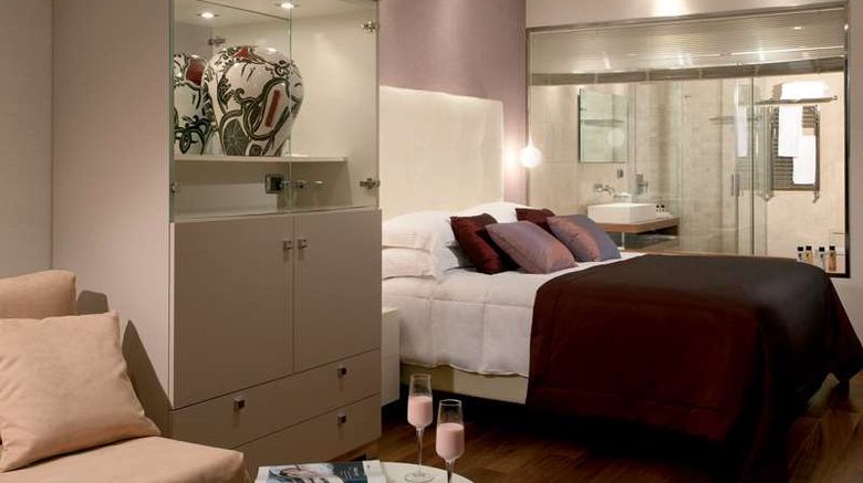 <b>Relais Paradiso Hotel Suite</b>. Images powered by <a href="https://iceportal.shijigroup.com/" title="IcePortal" target="_blank">IcePortal</a>.