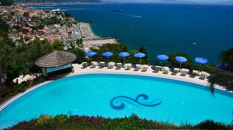 <b>Raito Hotel Pool</b>. Images powered by <a href="https://iceportal.shijigroup.com/" title="IcePortal" target="_blank">IcePortal</a>.