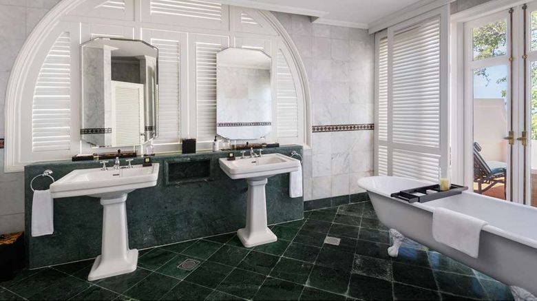 <b>Eastern & Oriental Hotel Suite</b>. Images powered by <a href="https://iceportal.shijigroup.com/" title="IcePortal" target="_blank">IcePortal</a>.