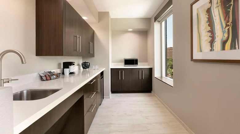 <b>Hyatt Place Fort Lee / GWB Suite</b>. Images powered by <a href="https://iceportal.shijigroup.com/" title="IcePortal" target="_blank">IcePortal</a>.
