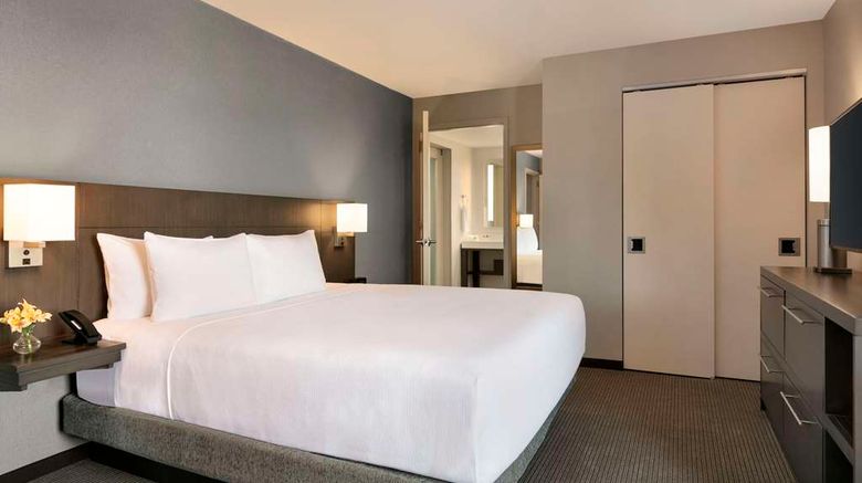 <b>Hyatt Place Fort Lee / GWB Suite</b>. Images powered by <a href="https://iceportal.shijigroup.com/" title="IcePortal" target="_blank">IcePortal</a>.