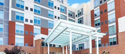 Hyatt Place Kelowna Exterior