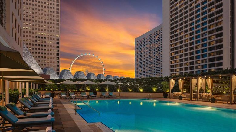 <b>Conrad Singapore Marina Bay Pool</b>. Images powered by <a href=https://www.travelagewest.com/Hotels/Singapore-Singapore/