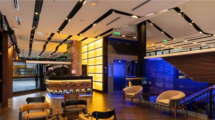 Hilton Garden Inn Aviadores del Chaco Lobby