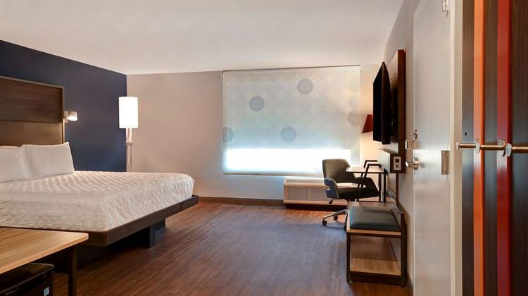 Tru by Hilton Concord Room