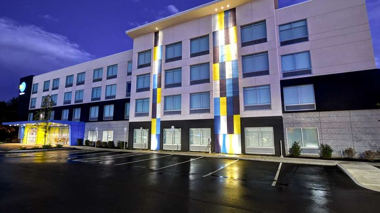 <b>Tru by Hilton Concord Exterior</b>. Images powered by <a href="https://iceportal.shijigroup.com/" title="IcePortal" target="_blank">IcePortal</a>.