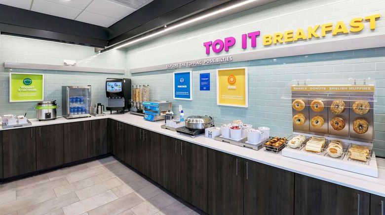 <b>Tru by Hilton Dallas Market Center Restaurant</b>. Images powered by <a href="https://iceportal.shijigroup.com/" title="IcePortal" target="_blank">IcePortal</a>.