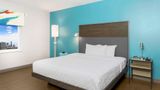 Tru by Hilton Dallas Market Center Room