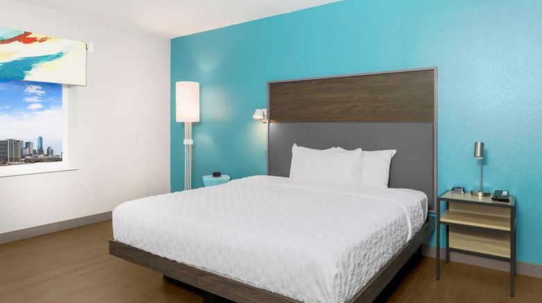 <b>Tru by Hilton Dallas Market Center Room</b>. Images powered by <a href="https://iceportal.shijigroup.com/" title="IcePortal" target="_blank">IcePortal</a>.