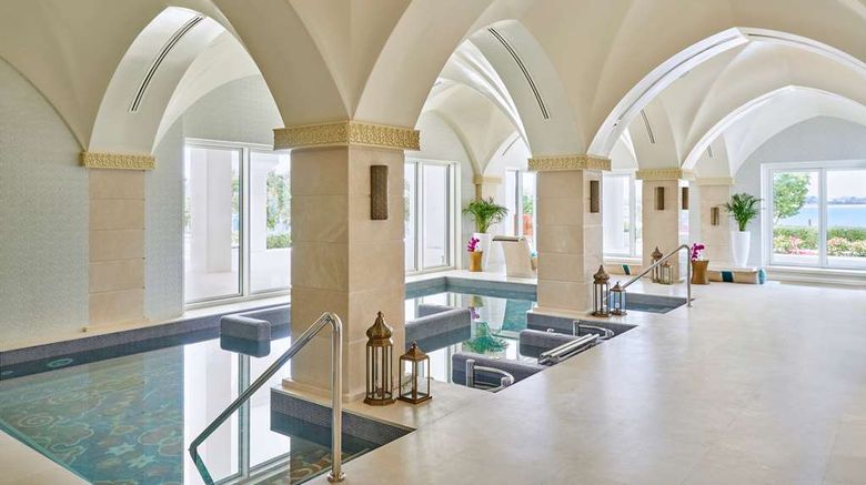 <b>Hilton Salwa Beach Resort & Villas Pool</b>. Images powered by <a href="https://iceportal.shijigroup.com/" title="IcePortal" target="_blank">IcePortal</a>.