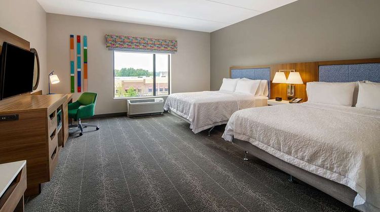 Hampton Inn & Suites Raleigh Midtown Room