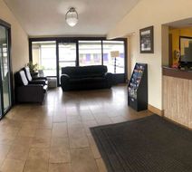 Travelodge by Wyndham Laurel Lobby