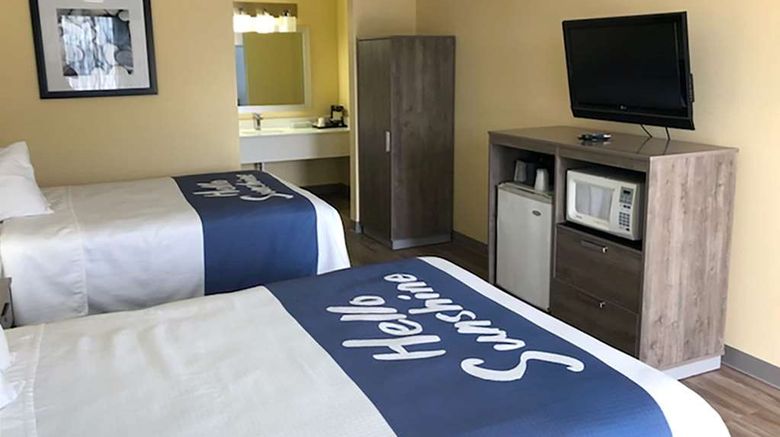 <b>Days Inn by Wyndham Cape Carteret Room</b>. Images powered by <a href="https://iceportal.shijigroup.com/" title="IcePortal" target="_blank">IcePortal</a>.