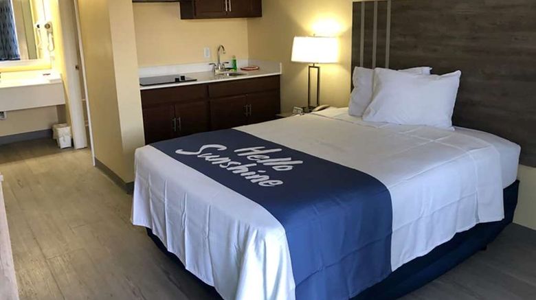 <b>Days Inn by Wyndham Cape Carteret Room</b>. Images powered by <a href="https://iceportal.shijigroup.com/" title="IcePortal" target="_blank">IcePortal</a>.