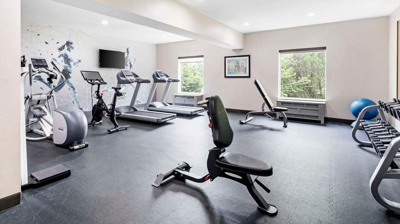 <b>Best Western Plus Bourbonnais Hotel-Stes Health</b>. Images powered by <a href="https://iceportal.shijigroup.com/" title="IcePortal" target="_blank">IcePortal</a>.