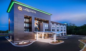 La Quinta Inn & Suites by Wyndham
