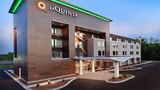 La Quinta Inn & Suites by Wyndham Exterior