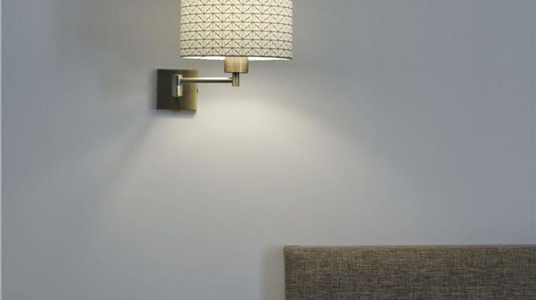 <b>Hotel Henri IV Room</b>. Images powered by <a href="https://iceportal.shijigroup.com/" title="IcePortal" target="_blank">IcePortal</a>.