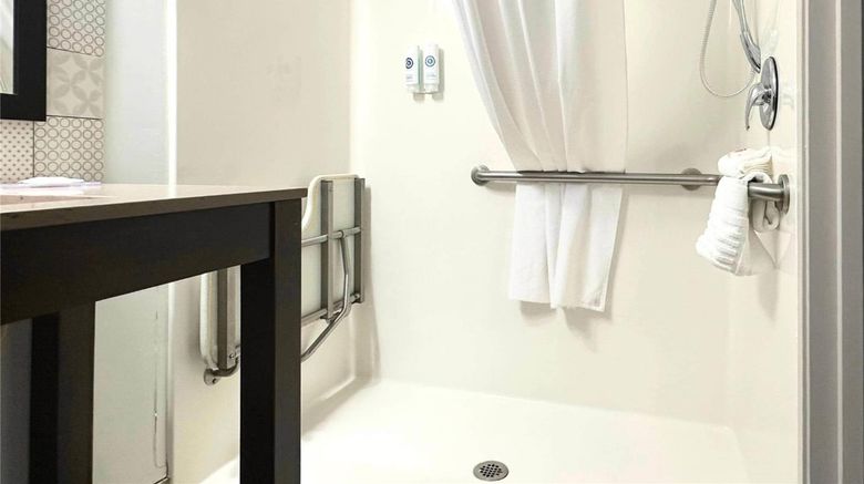 <b>Comfort Inn & Suites Cartersville Suite</b>. Images powered by <a href="https://iceportal.shijigroup.com/" title="IcePortal" target="_blank">IcePortal</a>.