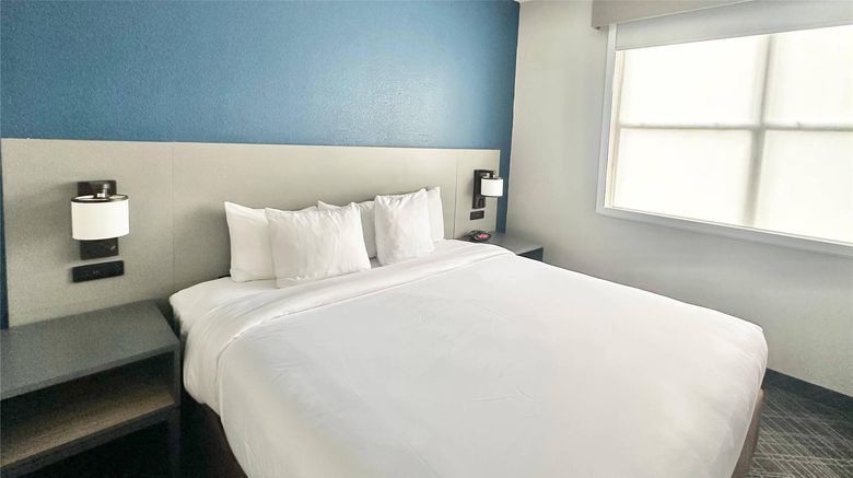 <b>Comfort Inn & Suites Cartersville Suite</b>. Images powered by <a href="https://iceportal.shijigroup.com/" title="IcePortal" target="_blank">IcePortal</a>.